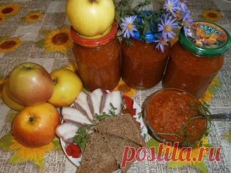 👌 Аджика Нежная с яблоками, рецепты с фото Захотелось мне сегодня скушать кусочек сала, да с черным хлебушком. Ну а лучшей приправой к такому «бутерброду» для меня всегда была домашняя аджика. Достала я баночку из своих зап...