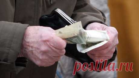 Купюры номиналом в пять и десять рублей начали поступать в оборот в Москве