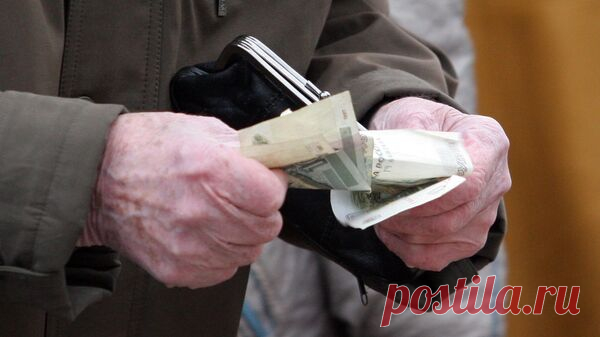 Купюры номиналом в пять и десять рублей начали поступать в оборот в Москве