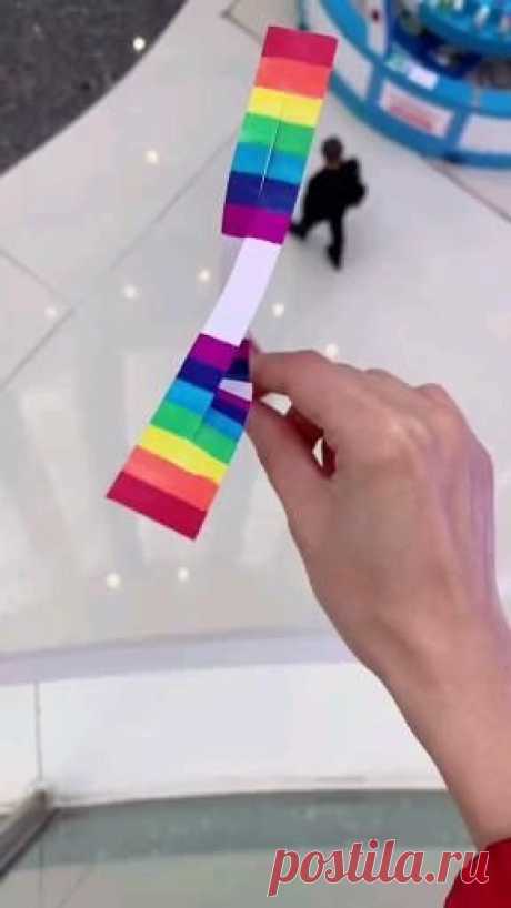 Пин содержит это изображение: Make a fun, paper rainbow tornado 👌