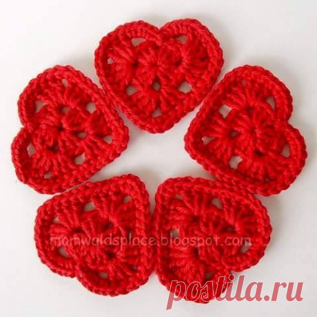 (4) Facebook