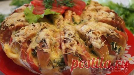 Лучший ЛЕНИВЫЙ ПИРОГ на все случаи жизни. Быстрый, Вкусный и красивый! Ленивый пирог из батона колбасы и сыра. Готовится быстро и просто, съедается за пару минут. Ещё один большой плюс: это практически никакой возни, а накормить таким пирогом вы можете всю вашу большую и...