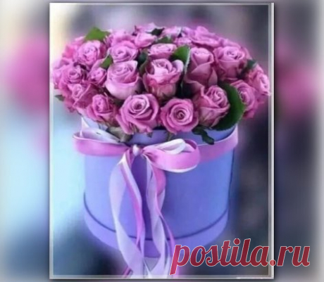 🎁 Желаний ваших я не знаю —
У каждого свои мечты.
От всей Души я вам желаю
Любви, добра и красоты!