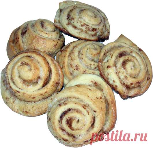 ПЛЮШКИ «ЛЮБИ МЕНЯ!»
Моя мама плюшки всегда называла «Люби меня!» Я поняла, почему она их так называла, когда несколько лет назад угостила плюшками главного редактора.

Прямо на моих глазах взрослый солидный дядька вдруг превратился в позабывшего про всю свою солидность мальчишку, совершенно искренне твердившего: «Как же это вкусно!» 
Это, действительно, вкусно. И можете быть уверены: плюшки получатся у вас вкусными, даже если вы вообще не дружите с дрожжевым тестом, даже если вы никогда ни