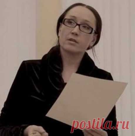 Оксана Лаврова. О травме брошенности.

Это депривированные детки с ранним отлучением от матери - дети, которые в раннем возрасте остались один на один с жизнью и вынесли из этого опыта бессознательные защиты, определяющие их альтруистическую картину мира. Мира, в котором нет поддержки и помощи, в котором нужно заботиться в первую очередь о других - много и ответственно. Только бы не оказаться снова беспомощными и слабыми.