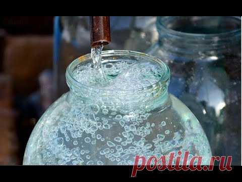 Куда девать прошлогоднюю Крещенскую воду ?