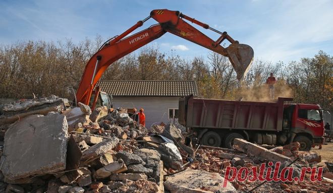 Землю могут отобрать по решению суда Правительство наконец внесло в Думу закон о «самострое», успевший стать скандальным. Даже за срубленную без оформления баньку теперь предлагается штрафовать на 50 тыс. рублей, отбирать дачу и землю.