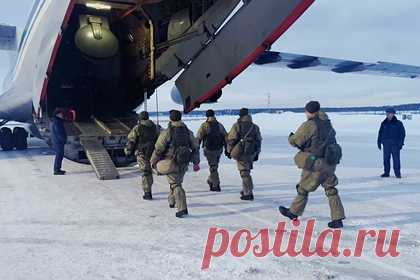 В Минобороны России раскрыли задачи миротворцев в Казахстане. Прибывшие в Казахстан миротворцы Организации договора о коллективной безопасности (ОДКБ) выполняют задачи по охране жизненно важных и ключевых объектов инфраструктуры и аэродромов. Об этом сообщили в Минобороны России. В министерстве добавили, что миротворцы не привлекаются к оперативно-боевым мероприятиям.