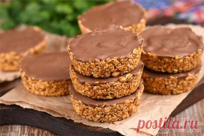 Овсяное пирожное без выпечки Это очень простое в приготовлении и вкусное пирожное из 3 простых ингредиентов. Ничего выпекать не надо.