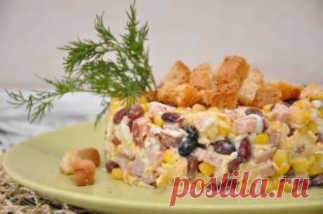 Салат с чесночными сухариками » Жрать.ру