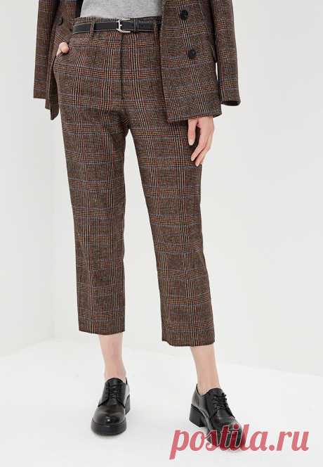 Брюки P Jean за 26 899 руб. в интернет-магазине Lamoda.ru Брюки выполнены из смесового твида с добавлением шерсти и натурального шелка. Особенности: прямой крой; застежка на пуговицы; пояс и низ штанин с необработанным краем; 2 боковых втачных кармана без застежки и 2 задних кармана с клапаном без застежки.