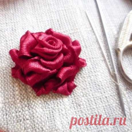 Вышивка лентами - роза