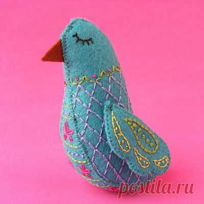 Flora the Spring Bird | Sew Mama Sew |