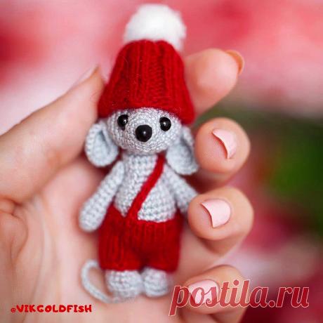 PDF Мышонок крючком. FREE crochet pattern; Аmigurumi doll patterns. Амигуруми схемы и описания на русском. Вязаные игрушки и поделки своими руками #amimore - Мышь, мышка, мышонок, крыса, rat rata, rato, ratte, szczur, szczur, mouse, ratón, maus souris, mysz myši. Amigurumi doll pattern free; amigurumi patterns; amigurumi crochet; amigurumi crochet patterns; amigurumi patterns free; amigurumi today.