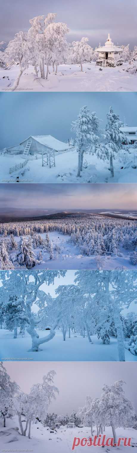 ФотоТелеграф  &amp;raquo; Буддийский монастырь Шад Тчуп Линг на cевере Урала.
 На одной из вершин Северного Урала, горе Качканар, находится единственный в Свердловской области буддийский монастырь Шад Тчуп Линг. Удивительно красивое место, особенно зимой.