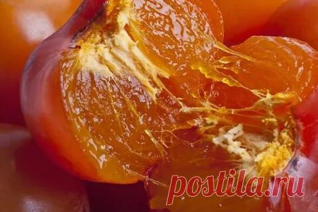 #целебныетравыирастения 
ХУРМА: ПОЛЬЗА И ВРЕД
Хурма – это сезонный фрукт (если точнее, то ягода), появляющийся на полках магазинов во второй половине осени. Полноценный урожай этой изначально тропической культуры сегодня удается получить на Кавказе и даже в Крыму. 
В последнее время стали появляться морозостойкие разновидности, дающие надежду на продвижение этого экзота в более холодные регионы нашей страны. 
Одним из наиболее ярких представителей этого направления на данн...