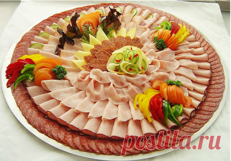 Красивое оформление мясной и сырной нарезки в домашних условиях.