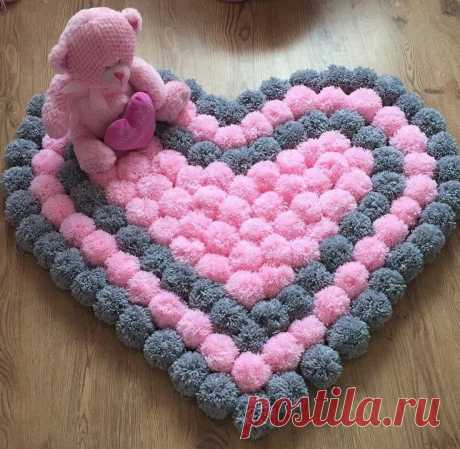 Коврик из помпонов