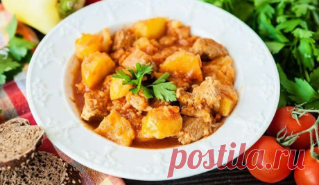 Жаркое со свининой и картошкой на сковороде