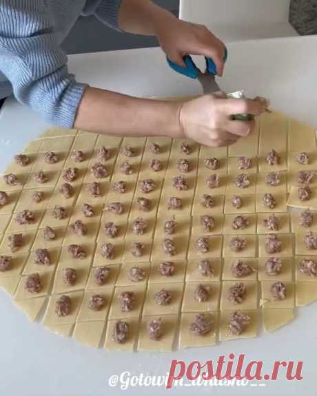 Пельмени ,быстрая лепка￼ #тесто #лайфхак #пельмени #тесто #pierogi