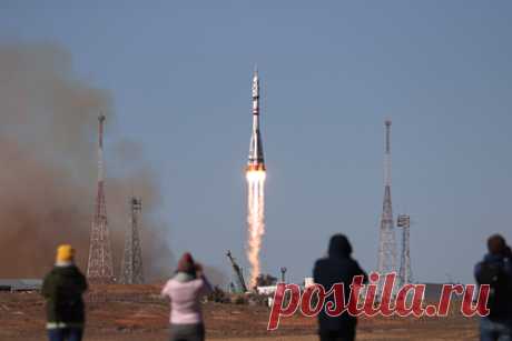НАСА отметило безупречность российского «Союз МС-19». Запуск корабля «Союз МС-19» к Международной космической станции (МКС) прошел безукоризненно. Подобным образом НАСА отметило отправку на корабле на околоземную орбиту первого в истории «киноэкипажа», сообщает ТАСС. На корабле находятся космонавт Антон Шкаплеров, актриса Юлия Пересильд и режиссер Клим Шипенко.