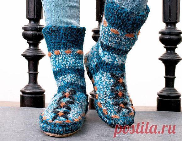 Вяжем тапочки-носки   Такие тапочки-носки можно связать как для женщины, так и для мужчины, а декорировать изделие вы можете как угодно, по своему выбору.   РАЗМЕРЫ 36/38 (39/41)   ВАМ ПОТРЕБУЕТСЯ Пряжа […]