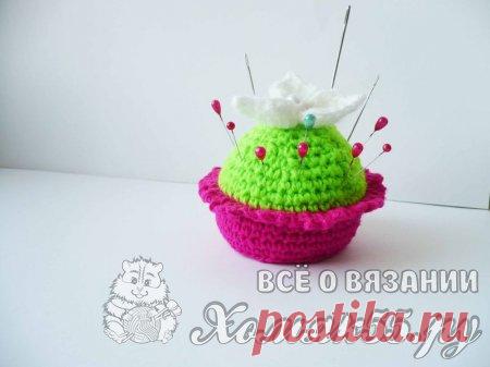 Вязаная игольница крючком