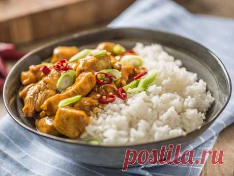 Как вкусно потушить курицу / Полезные советы и рецепты из разных стран – статья из рубрики "Как готовить" на Food.ru Собрали советы, как лучше всего потушить курицу. Рассказали о вкусных национальных рецептах блюда.