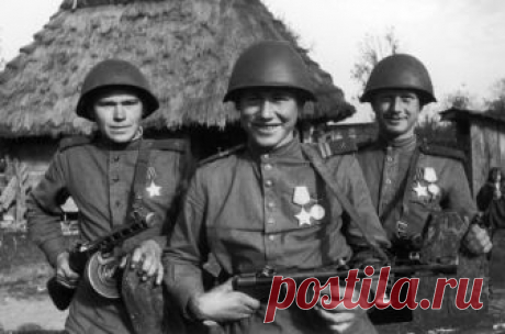 Привычки советских солдат, которые шокировали немцев Вторгшиеся в СССР летом 1941 года немцы были как следует «обработаны» геббельсовской пропагандой, заявлявшей о «неполноценности» русских и других народов Советского Союза. Вскоре завоевателям пришлось на личном опыте убедиться, что они имеют дело с мотивированными, умными и смекалистыми воинами. Неудивительно, что некоторые привычки красноармейцев все же удивляли бойцов Вермахта.