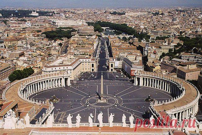 Говорят, когда Бог создал землю, Италию он решил оставить себе. За 500 000 лет, что существует Аппенинский полуостров, на этих землях произошло множество событий повлиявших на судьбы мира и такие города, как Флоренция и Рим, являются величайшими архитектурными памятниками истории всего человечества, а Венеция, наряду с Парижем считается самым романтическим городом в западной Европе.