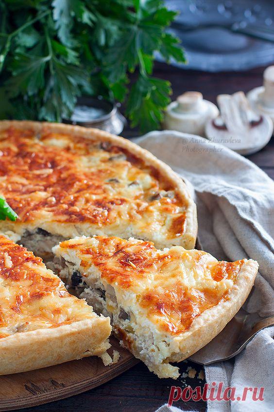 Лоранский (Лотарингский) пирог с курицей и грибами