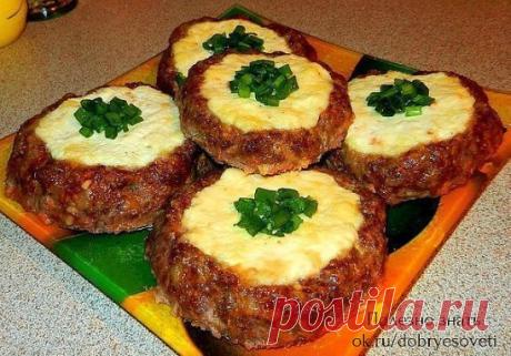 Это блюдо из фарша затмит любые котлеты! 25 минут в духовке — шедевр готов. Начинка — просто бомба!
