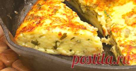Пышная лепешка на сковороде: ароматно, сытно и быстро! Каждый кусочек такой аппетитный...  Уже вторая порция на подходе.