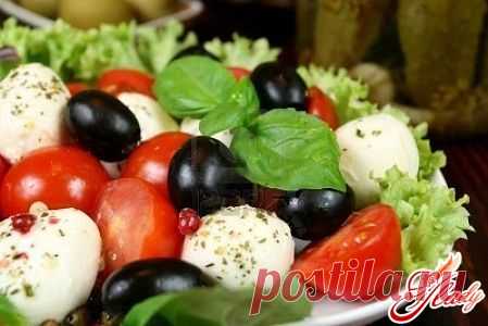 Салат с оливками и кукурузой