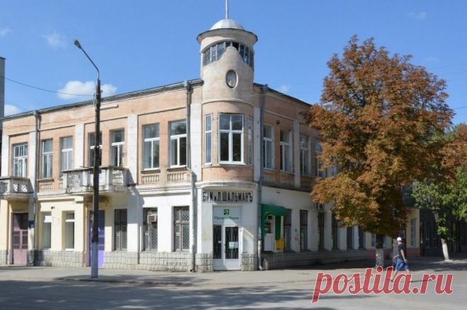 Рогов сообщил, что ВСУ нанесли удар по Токмаку. В городе сработала система противовоздушной обороны.