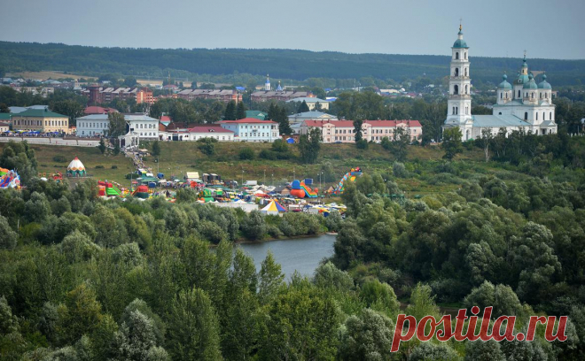 В трех городах в Татарстане объявили опасность беспилотников. В городах Альметьевск, Нижнекамск и Елабуга в Татарстане объявили угрозу налета БПЛА, сообщает «РИА Новости» со ссылкой на МЧС.