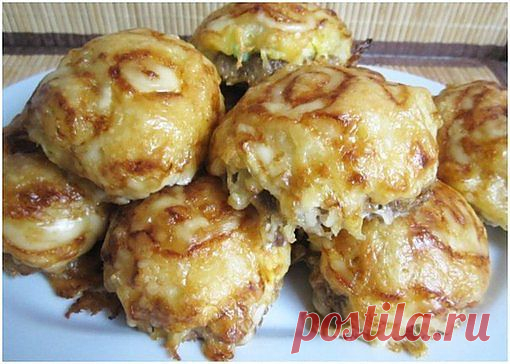 Стожки
 	
• Домашняя Кулинария •
 


Ингредиенты:
- 1 кг любого фарша

Начинка:
- 2 луковицы
- 4 картофелины
- 5 яиц
- 200 г сыра
- майонез
- соль, перец