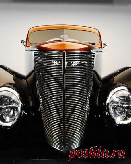 1937 Ford 5-Window