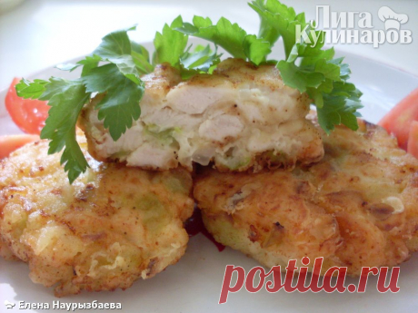 Сочные котлеты из куриной грудки — рецепт пошаговый от Лиги Кулинаров.