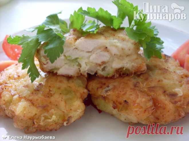 Сочные котлеты из куриной грудки — рецепт пошаговый от Лиги Кулинаров.