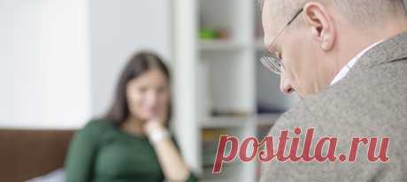 В чем проявляется любовь и забота? Для кого-то — в чистых рубашках и вкусных домашних обедах, для другого — в нежных словах и сюрпризах. И надо всего лишь рассказать друг другу о своих желаниях. Но именно тут часто начинаются сложности. 25-летняя Виктория, страховой агент из Жигулевска, старательно налаживает быт, но ее партнер от этого не в восторге. Психотерапевт Владимир Дашевский разбирается, о чем на самом деле спорят молодые люди. #мужчинаиженщина #психологияотношений #советыпсихолога