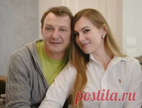 Марат Башаров снова не смог сохранить семью: супруга телеведущего подала на развод