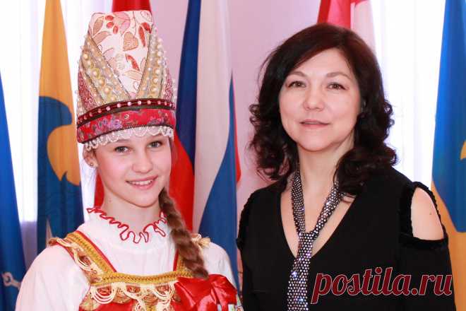 Маленькая  Вероника и  ее  наставник  Елена  Васильева.