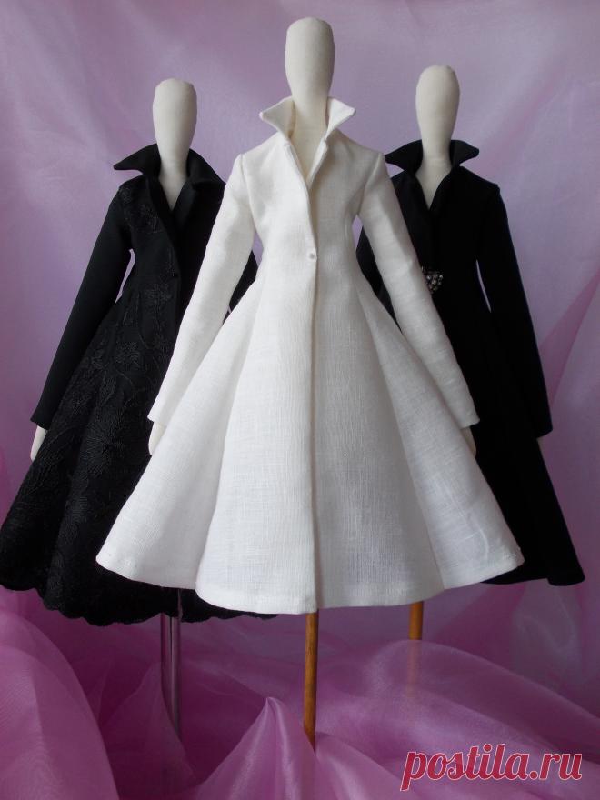 This coat is made for Tilda doll 26 inches (65 cm) tall, and Odiva Tilda doll 68cm-72 inches.
All PDF files are also suitable for Odiva Tilda doll
If you want to make an Odiva doll yourself, here is the link for it:

https://www.etsy.com/listing/783443948/pdf-sewing-pattern-for-blank-tilda-odiva?ref=shop_home_active_3&crt=1