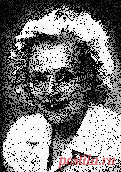 МАРИНА АЛЕКСЕЕВНА ЛАДЫНИНАНародная артистка СССР (1950)
Кавалер Ордена Ленина (1938)
Лауреат Государственной (Сталинской) премии СССР (1941, за фильм «Трактористы»; 1942, за фильм «Свинарка и пастух»; 1946, за фильм «В шесть часов вечера после войны»; 1948, за фильм «Сказание о земле Сибирской»; 1951, за фильм «Кубанские казаки»)
Лауреат премии «Ника» в номинации «За честь и достоинство» (1998)
