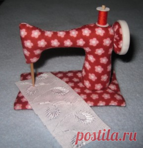 Игольница &quot;Миниатюрная швейная машинка&quot;