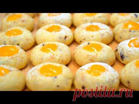 Гора вкусняшек из одного апельсина! Нежное печенье | Кулинарим с Таней&gt;&gt;&gt; на 30 шт. 
==1 среднее яйцо ==100 гр. сахара ==100 гр. растит. масла (110 мл.) ==80 мл. апельсинового сока ==+/-350 гр. пшеничной муки
==5 гр. разрыхлителя (1 ч.л.)
==Ваниль, щепотка соли
==Цедра 1 апельсина
==+40 гр. шоколада (по жел.)
&gt;&gt;&gt;80 мл. апельсинового сока
==1 ст.л. сахара (по вкусу)
==0,5 ст.л. крахмала 
&gt;&gt;&gt;180°С 10-12 мин.