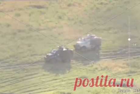 Удар российских военных по бронемашине MaxxPro показали на видео. Военкор Андрей Руденко показал видео удара российских военных по американской бронемашине MaxxPro на запорожском направлении. «Запорожье. Прямое попадание в бронемашину MaxxPro», — прокомментировал Руденко. На кадрах видно, как в машину противника попадает снаряд.