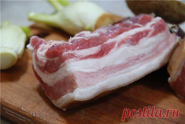 ПРАЖСКОЕ САЛО в пакетах - Ну, Очееееень ВКУСНО.

Это фирменный рецепт. Только в одном месте в Праге готовят это ВКУСНЕЙШЕЕ блюдо. Этот рецепт был взят у самого шеф-повара кафе, которое за счет этого вкуснейшего рецепта и живет! И к ним едет весь город отведать это блюдо. Обязательно попробуйте приготовить!

Рецепт на сайте: http://quharka.ru/recipes/100104/prazhskoe-salo-v-paketah.html?t=0805