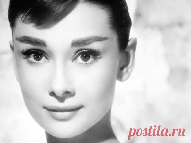20 цитат восхитительной Одри Хепберн. Уже за первую главную роль в фильме «Римские каникулы» актриса была награждена «Оскаром»..